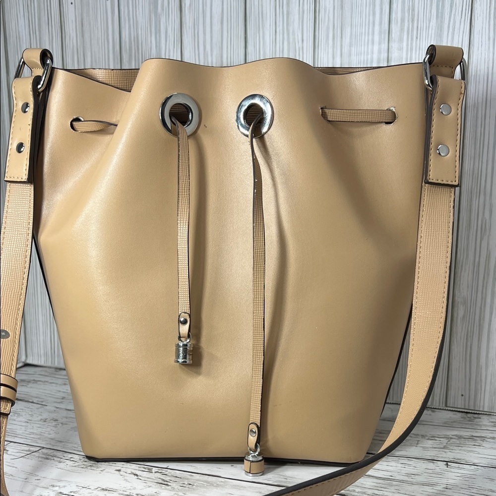 Zara Beige Bucket Shoulder Bag - Picture 13 of 15